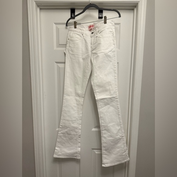 Fiorucci Women’s White Flare Leg Jeans Size 27 X 36 Cupid NWT - Picture 1 of 7